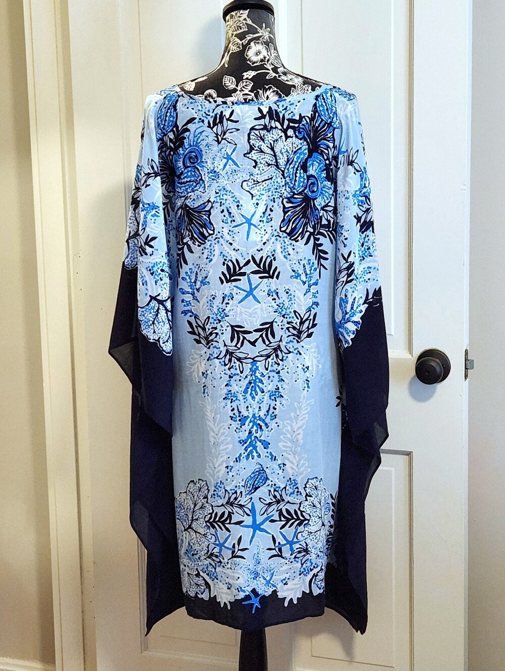🆕️ 💙HTF Lilly Pulitzer💙 - Maryal Coverup - Picture 4 of 13